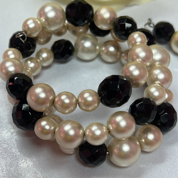 🖤WHITE HOUSE BLACK MARKET JEWELRY - BRACELET & MATCHING EARRING SET 🖤 - Picture 8 of 10